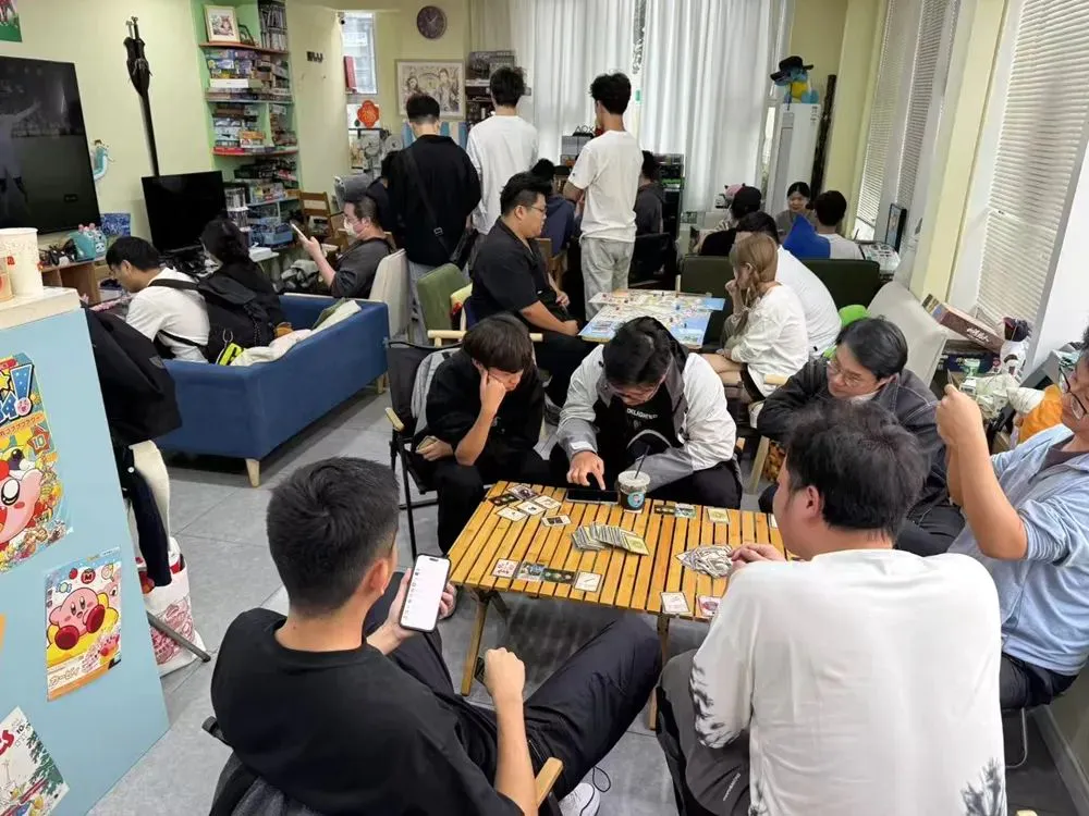 电玩店盈利模式分析_ps3电玩实体店大沙头_商场里的电玩店